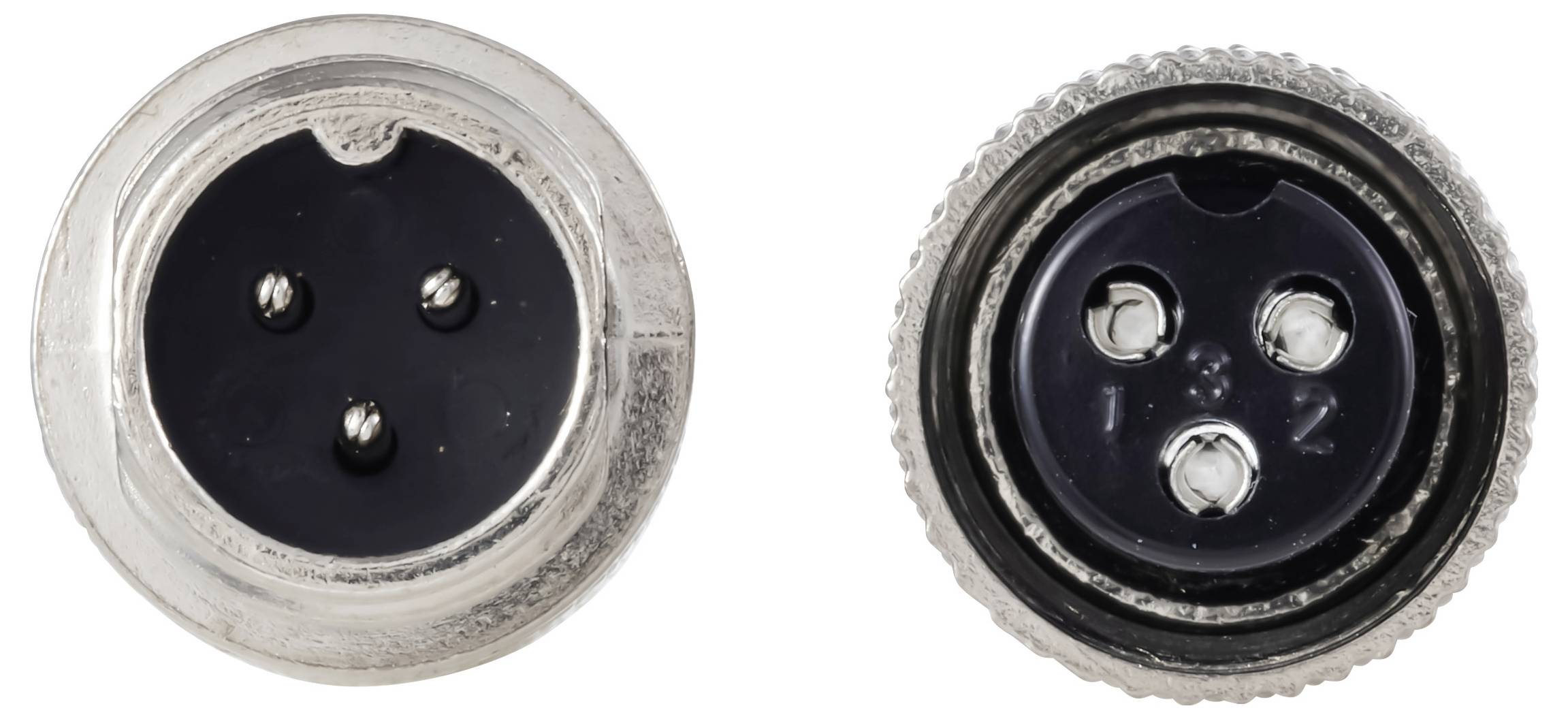 « Deux bouchons métalliques cylindriques avec des configurations à trois broches, l'un mâle et l'autre femelle, utilisés pour les connexions électriques. »