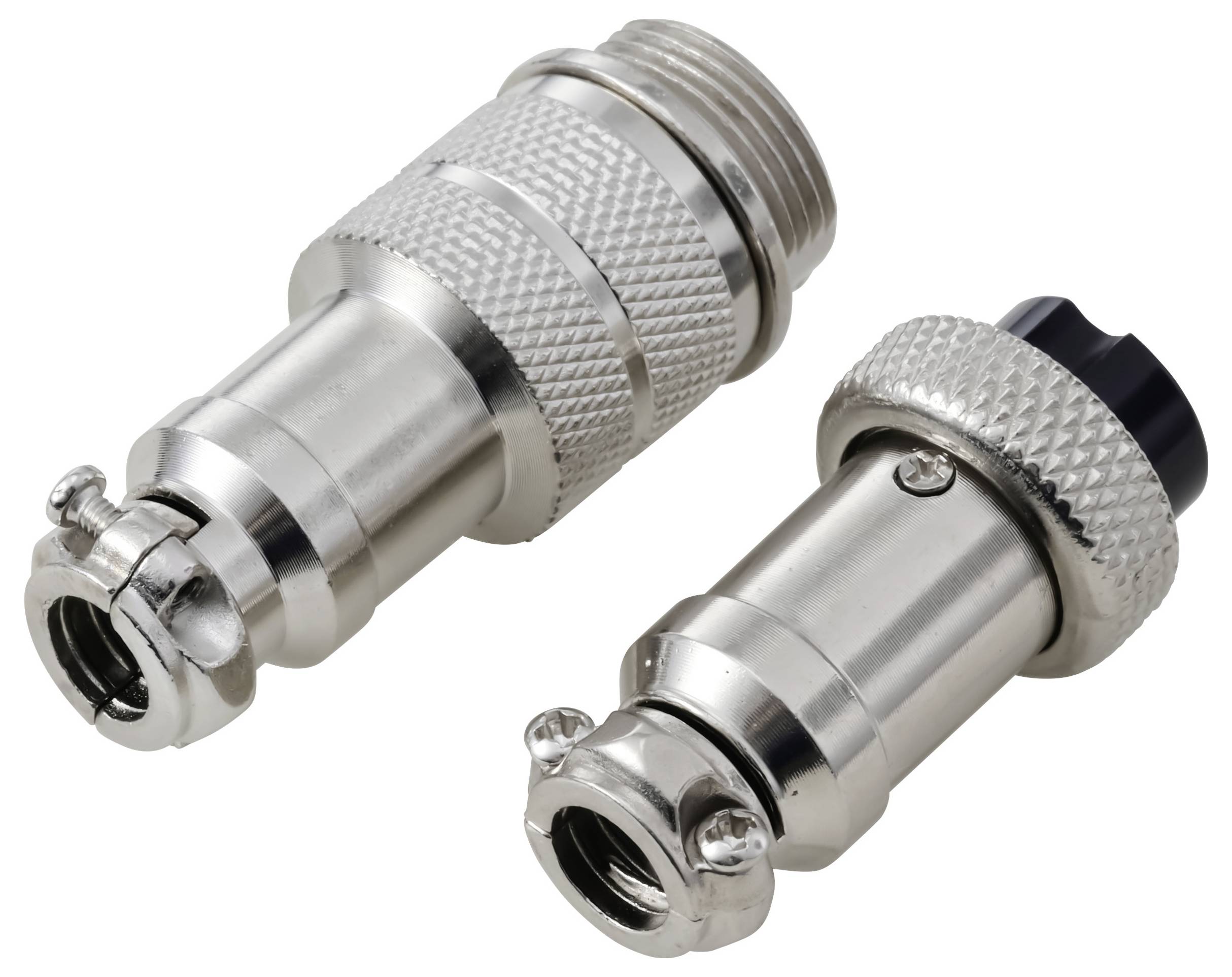 « Gros plan de deux connecteurs métalliques argentés, l'un mâle et l'autre femelle, présentant des surfaces texturées avec des extrémités filetées, utilisés pour les interfaces électroniques. »