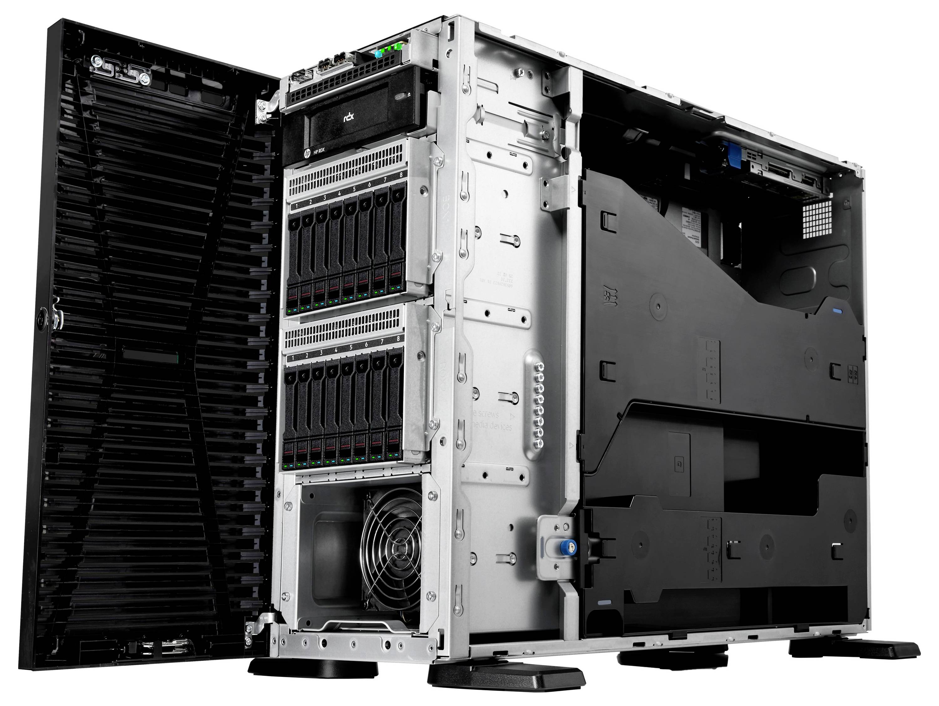 Une tour de serveur informatique avec un panneau latéral ouvert présentant plusieurs disques durs, des ventilateurs de refroidissement et des composants internes.