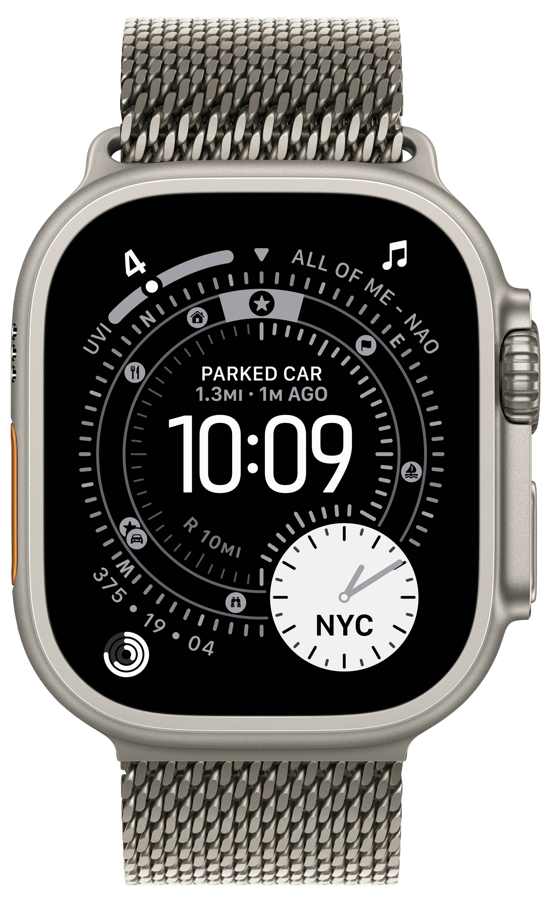 Une montre connectée affichant l'heure 10:09, avec l'emplacement d'une voiture garée à 2,1 kilomètres de distance. Une boussole indique la direction de New York. Bracelet en maille d'argent.