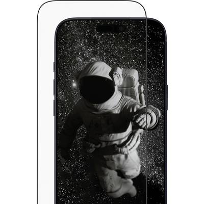 'Smartphone affichant un astronaute flottant dans l'espace, mettant en valeur la qualité lumineuse et vive de l'écran du téléphone sur un fond étoilé.'