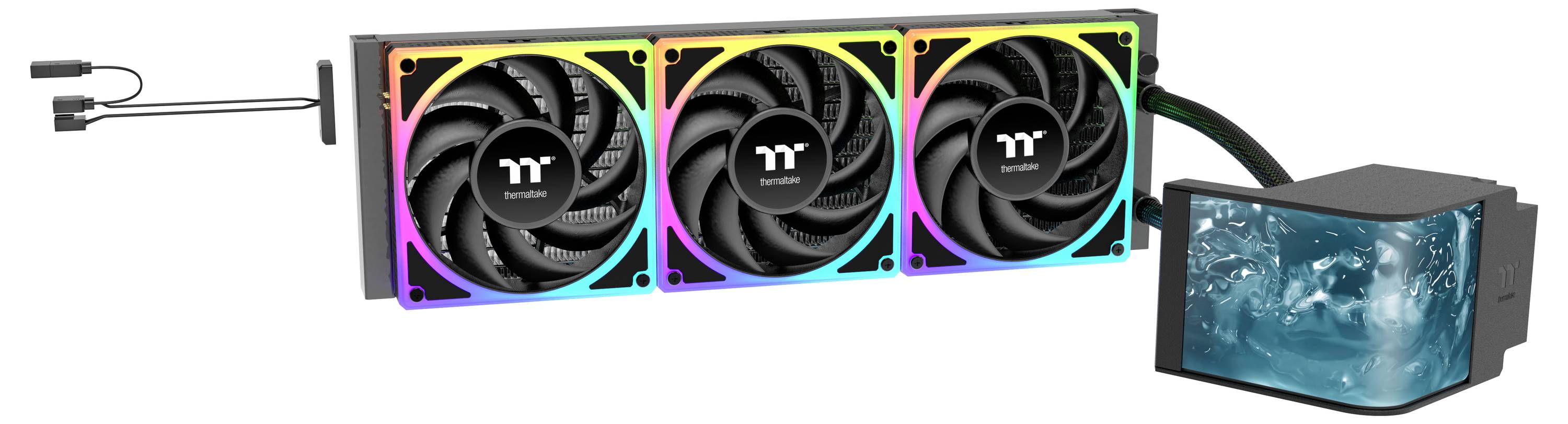 Trois ventilateurs RVB montés sur un radiateur connecté à un bloc de refroidissement, illustrant un système de refroidissement liquide pour ordinateurs.