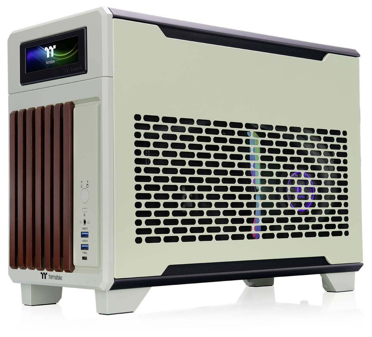 Un boîtier d'ordinateur blanc élégant avec ventilation latérale, un affichage numérique frontal et divers ports. Un éclairage LED est visible à travers la grille.