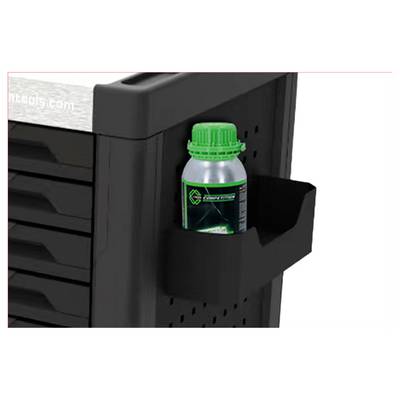 Un chariot à outils noir avec plusieurs tiroirs et un support latéral contenant une bouteille à capuchon vert.