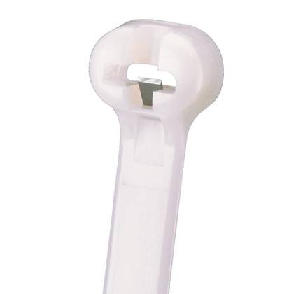 Un gros plan d'un collier de serrage blanc avec une tête de verrouillage rectangulaire, mettant en évidence sa sangle dentelée utilisée pour attacher des objets ensemble.
