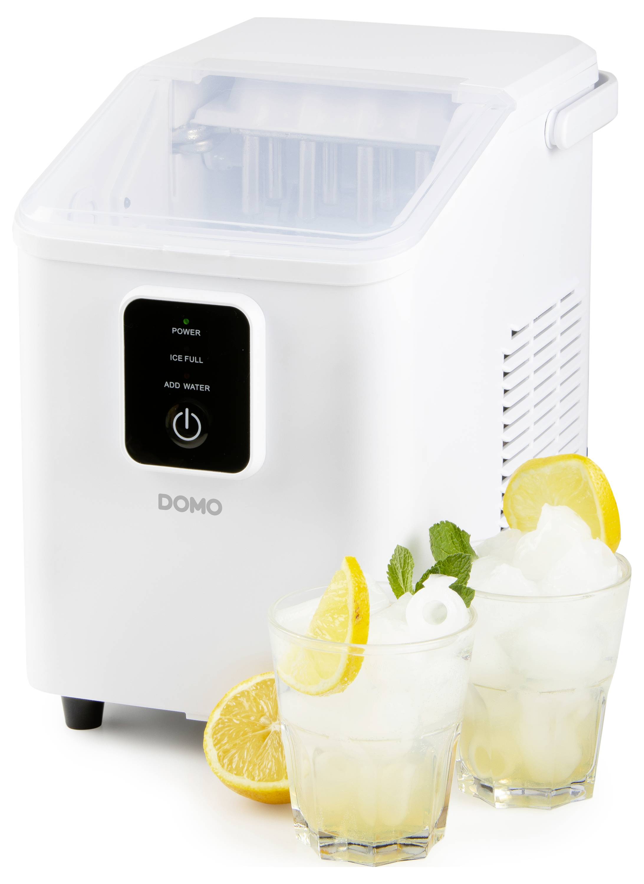 Un fabricant de glaçons de comptoir blanc avec un couvercle transparent et un panneau de commande. Deux verres de boissons jaunes avec de la glace et des tranches de citron sont posés à côté.