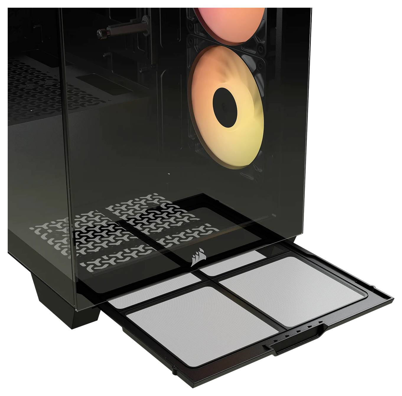Un boîtier d'ordinateur avec un panneau latéral transparent révèle des ventilateurs illuminés. Un filtre anti-poussière amovible est visible au bas du boîtier, partiellement déployé.