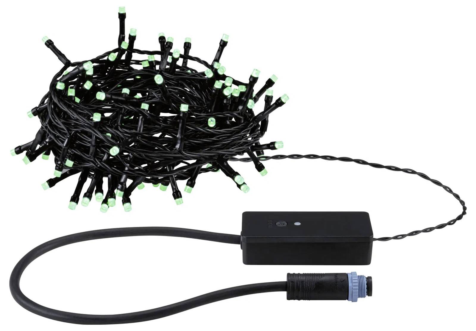 Une guirlande de lumières LED vertes enroulée, avec un adaptateur secteur et un câble noir, convenant à la décoration ou aux décorations de fêtes.