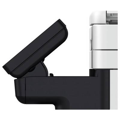 Un gros plan sur une imprimante moderne avec un écran tactile incliné vers le haut, présentant des éléments de design épurés en noir et blanc.