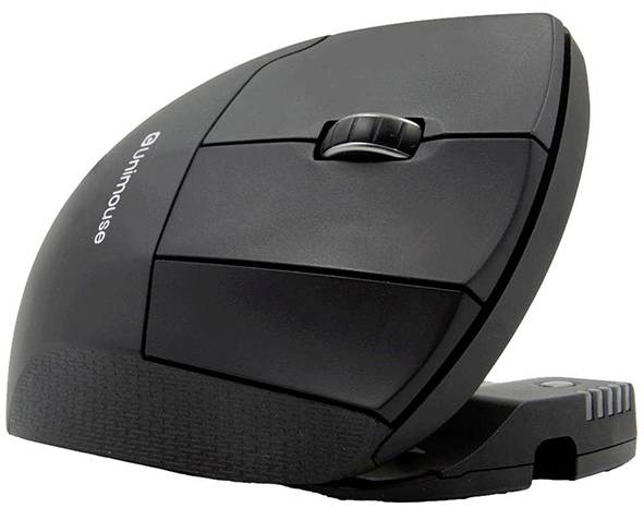 Une souris d'ordinateur ergonomique noire avec un design vertical, dotée d'une molette de défilement et de la marque « Quinmouse » sur le côté.