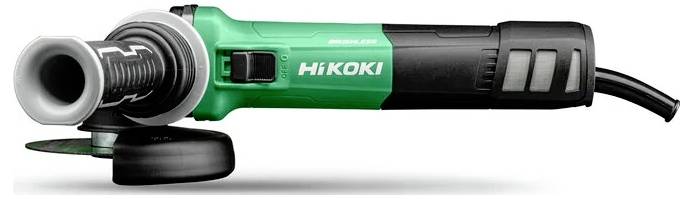 Un meuleuse d'angle Hikoki verte et noire avec une poignée latérale, conçue pour couper ou meuler divers matériaux.