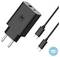 Un chargeur Motorola noir avec fiche, logo Motorola, et un câble USB-C, présenté à côté d'un symbole USB-C, indiquant la compatibilité avec les appareils USB-C.