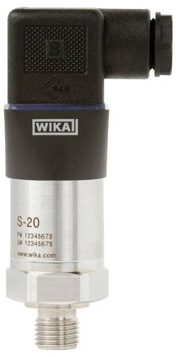 Capteur de pression industriel 'WIKA S-20' avec un boîtier métallique et un connecteur électrique, affichant le numéro de modèle et le numéro de série en dessous du nom de marque.