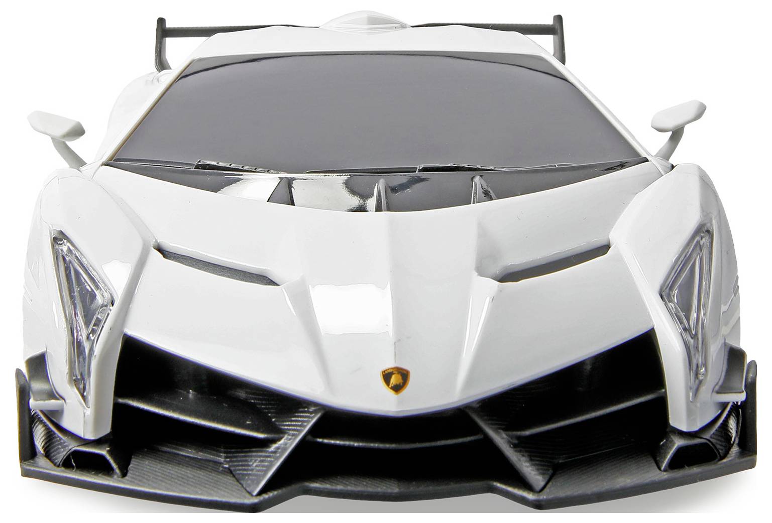 Une voiture de sport blanche élégante aux lignes tranchantes et au profil bas, vue de face, suggérant la vitesse et le luxe.