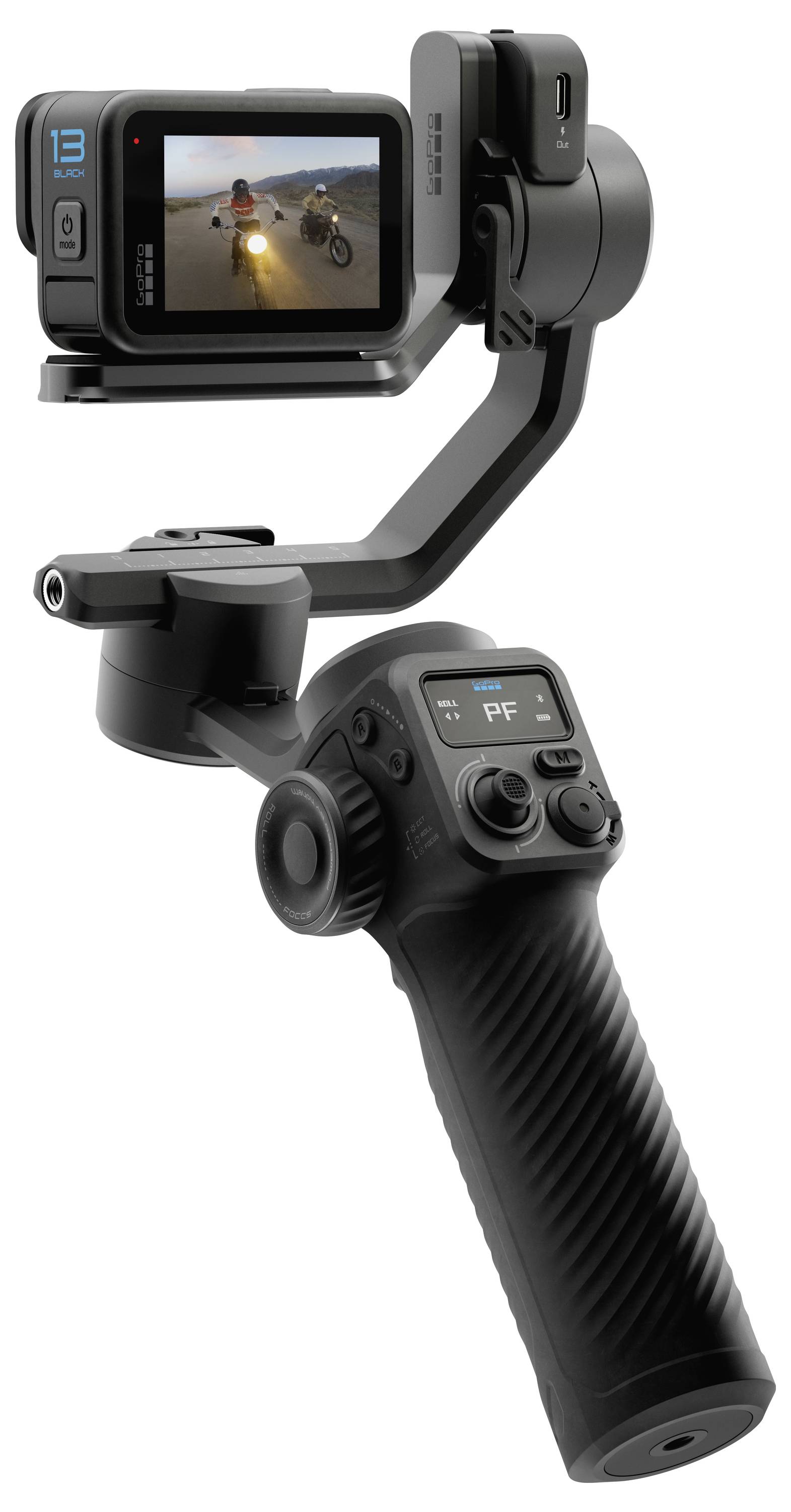 Un stabilisateur portable avec une caméra d'action montée affiche sur son écran une vidéo d'un motocycliste, mettant en valeur les capacités de capture vidéo.