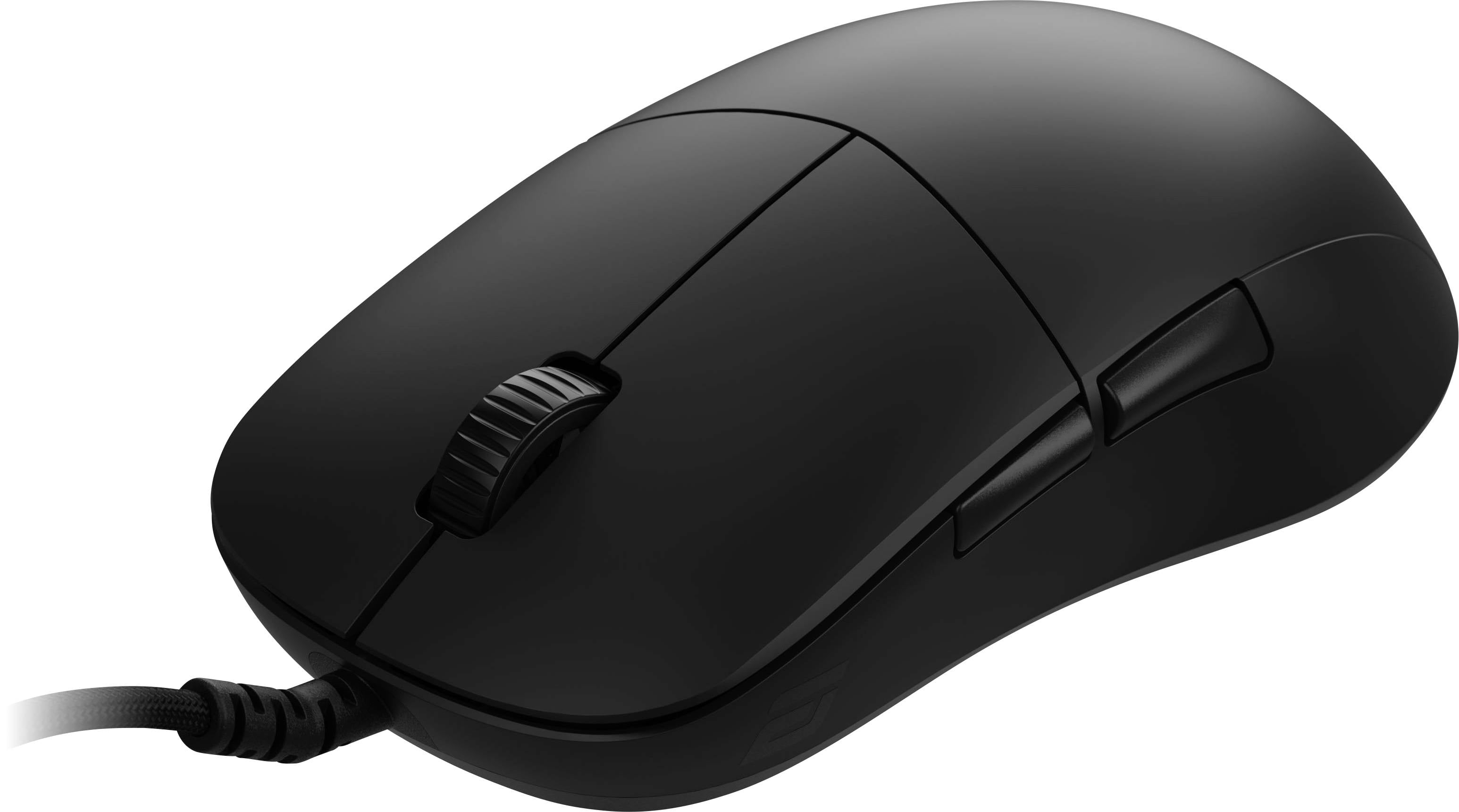 Une souris d'ordinateur noire avec une molette de défilement et deux boutons est connectée par un câble sur un fond blanc uni.