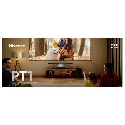 Une famille regarde un téléviseur à grand écran affichant une femme avec un enfant et un chien dans des feuilles d'automne. La pièce est équipée d'un système de cinéma laser Hisense.