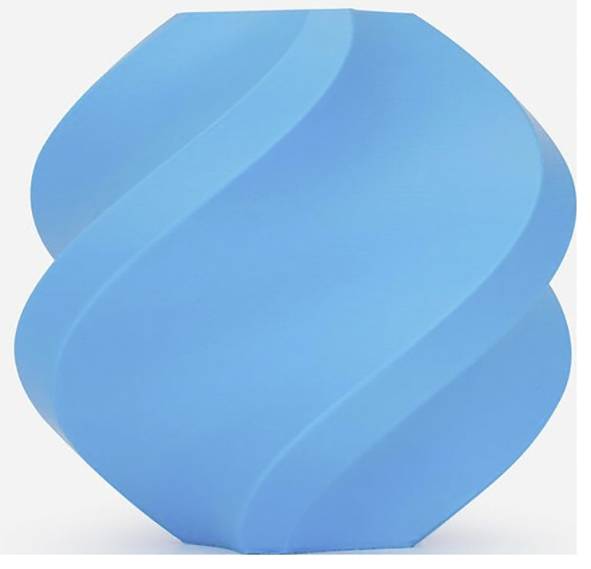 Une sculpture géométrique bleue aux surfaces lisses et courbes, présentant un design torsadé, placée sur un fond uni.