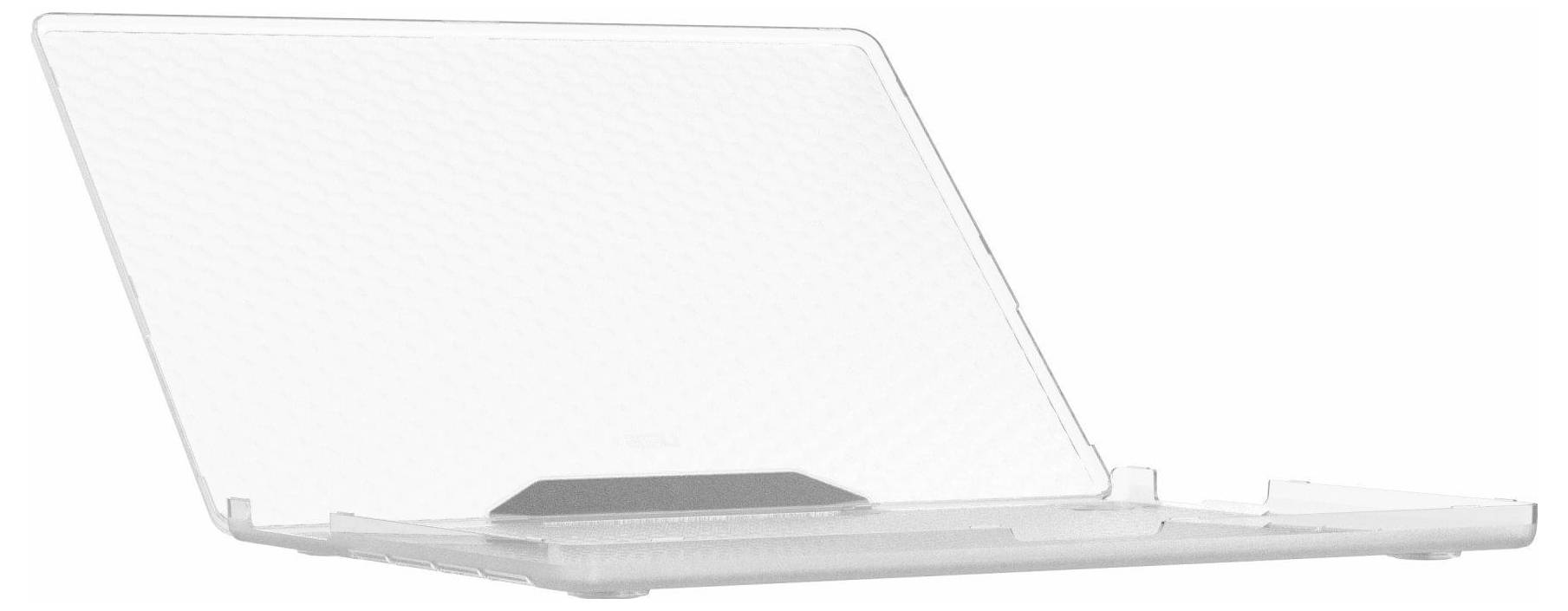 Ordinateur portable avec un étui de protection transparent sur un fond blanc, vu sous un léger angle de côté, révélant le clavier et l'écran.