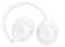Une paire de casques audio JBL supra-auriculaires blancs avec le logo de la marque visible sur les écouteurs, photographiés sur un fond blanc.