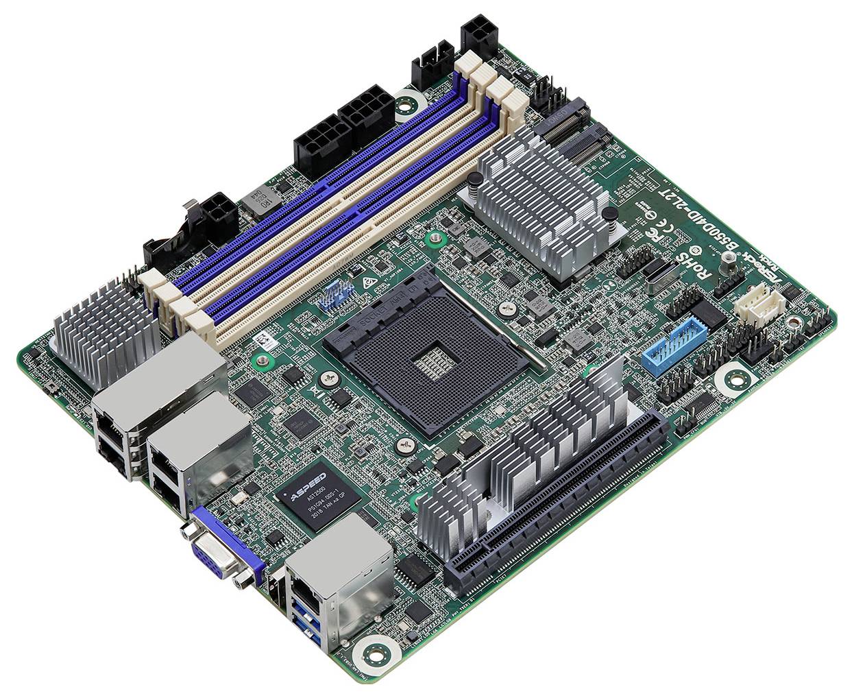Une carte mère d'ordinateur verte équipée de slots pour RAM, d'un socket pour processeur central, de dissipateurs thermiques et de plusieurs ports pour la connectivité et l'alimentation.
