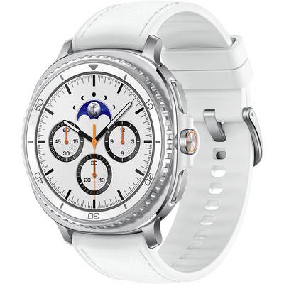 Une montre connectée blanche et argentée avec un affichage des phases lunaires, des cadrans chronographes et un bracelet en cuir blanc.
