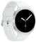 Une montre connectée élégante avec un bracelet blanc et un cadran noir affichant samedi 28, avec des aiguilles des heures et des minutes blanches minimalistes.