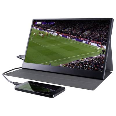 Un moniteur portable affichant un match de football en direct connecté à un smartphone, montrant des joueurs en action près du but dans un stade bondé.