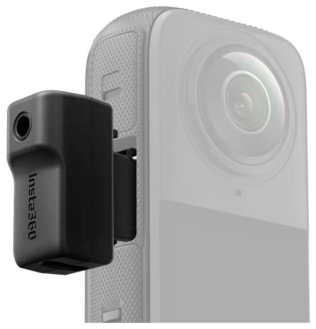 Un bouchon d'objectif Insta360 est représenté fixé sur l'objectif d'une caméra d'action, offrant une protection. La caméra est présentée de profil, partiellement masquée.