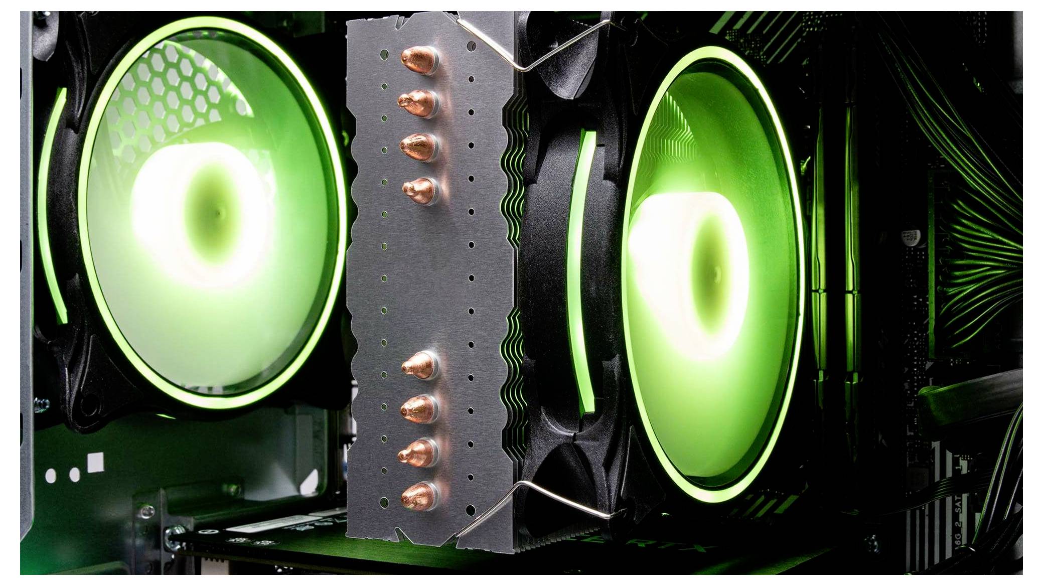 Un système de refroidissement d'ordinateur présentant deux ventilateurs équipés de LED vertes entourant un dissipateur thermique central avec des tubes en cuivre, à l'intérieur d'un boîtier noir.