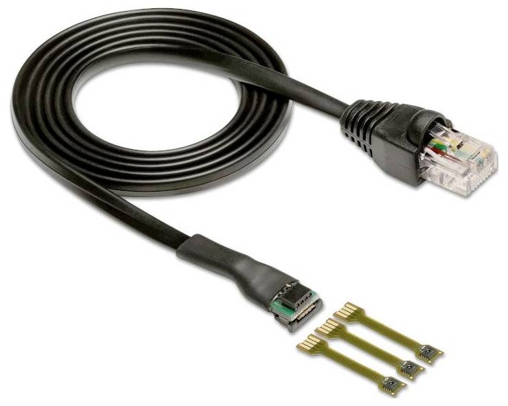 Image d'un 'Câble Plat Flexible' montrant un câble noir avec un connecteur Ethernet à une extrémité et des contacts exposés à l'autre, mettant en évidence sa polyvalence.