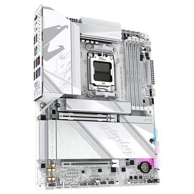 Une carte mère argentée et grise, présentant plusieurs emplacements pour RAM, un grand socket CPU, et un logo de marque stylisé, conçue pour l'informatique haute performance.