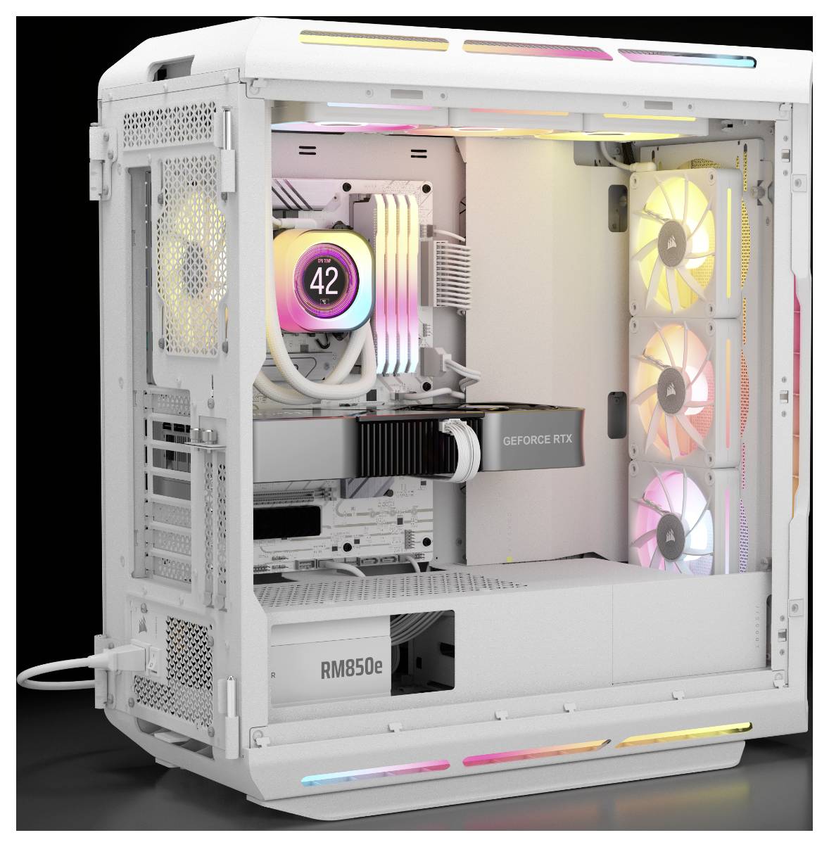 Un PC de gaming personnalisé avec un éclairage RVB, affichant une carte graphique GeForce RTX, un bloc d'alimentation RM850e, et une température de processeur indiquant « 42 ».