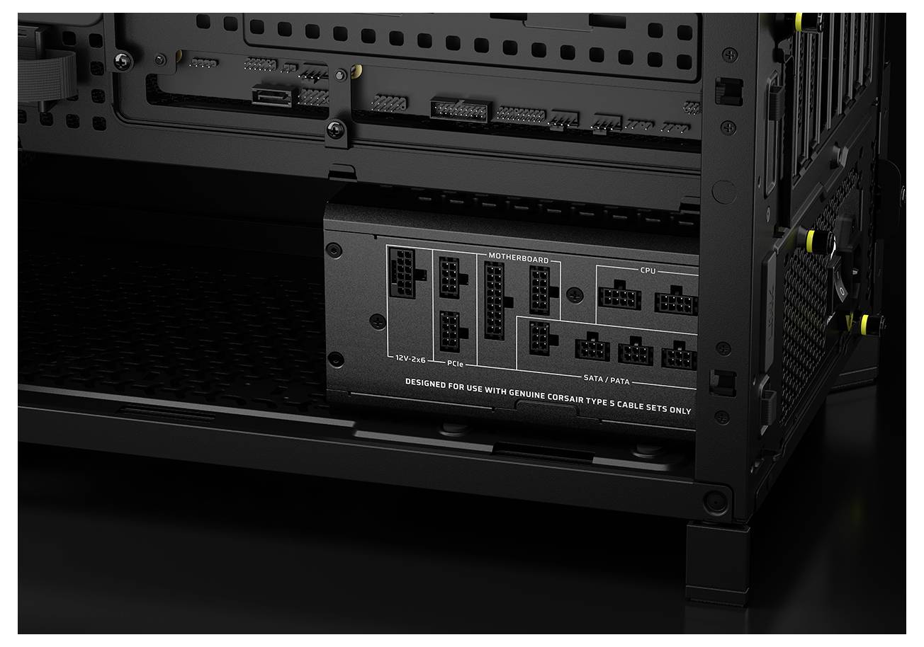 Un gros plan d'un bloc d'alimentation d'ordinateur montrant diverses connexions d'entrée et de sortie étiquetées, incluant des options pour le processeur et les périphériques.