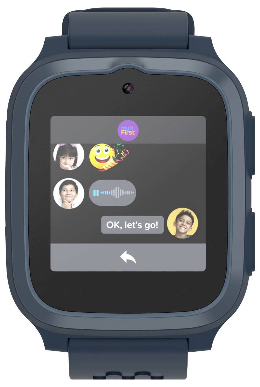 Un écran de montre connectée affiche une interface de chat avec des avatars, un symbole de clip audio et un message textuel indiquant « D'accord, on y va ! »