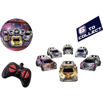 Un ensemble de six voitures miniatures de collection avec des designs uniques, accompagné d'une manette de contrôle. L'emballage présente la mention « 6 à collectionner ».