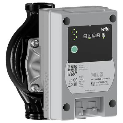 Une pompe de circulation Wilo avec un boîtier de commande gris attaché à un moteur noir. L'étiquette affiche les informations produit et un code QR.