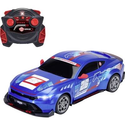 Une voiture de course télécommandée bleue avec le numéro '26' et une télécommande assortie noir et rouge.