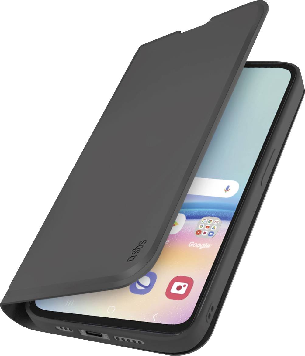 Un téléphone intelligent avec un étui à rabat noir partiellement ouvert, montrant son écran avec des icônes d'applications visibles, placé à un angle.