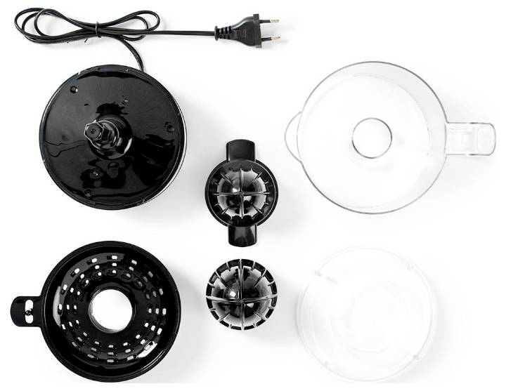 Centrifugeuse électrique démontée en pièces sur un fond blanc : base moteur, prise, cône de pressage, filtre à pulpe, pichet de collection et couvercle.