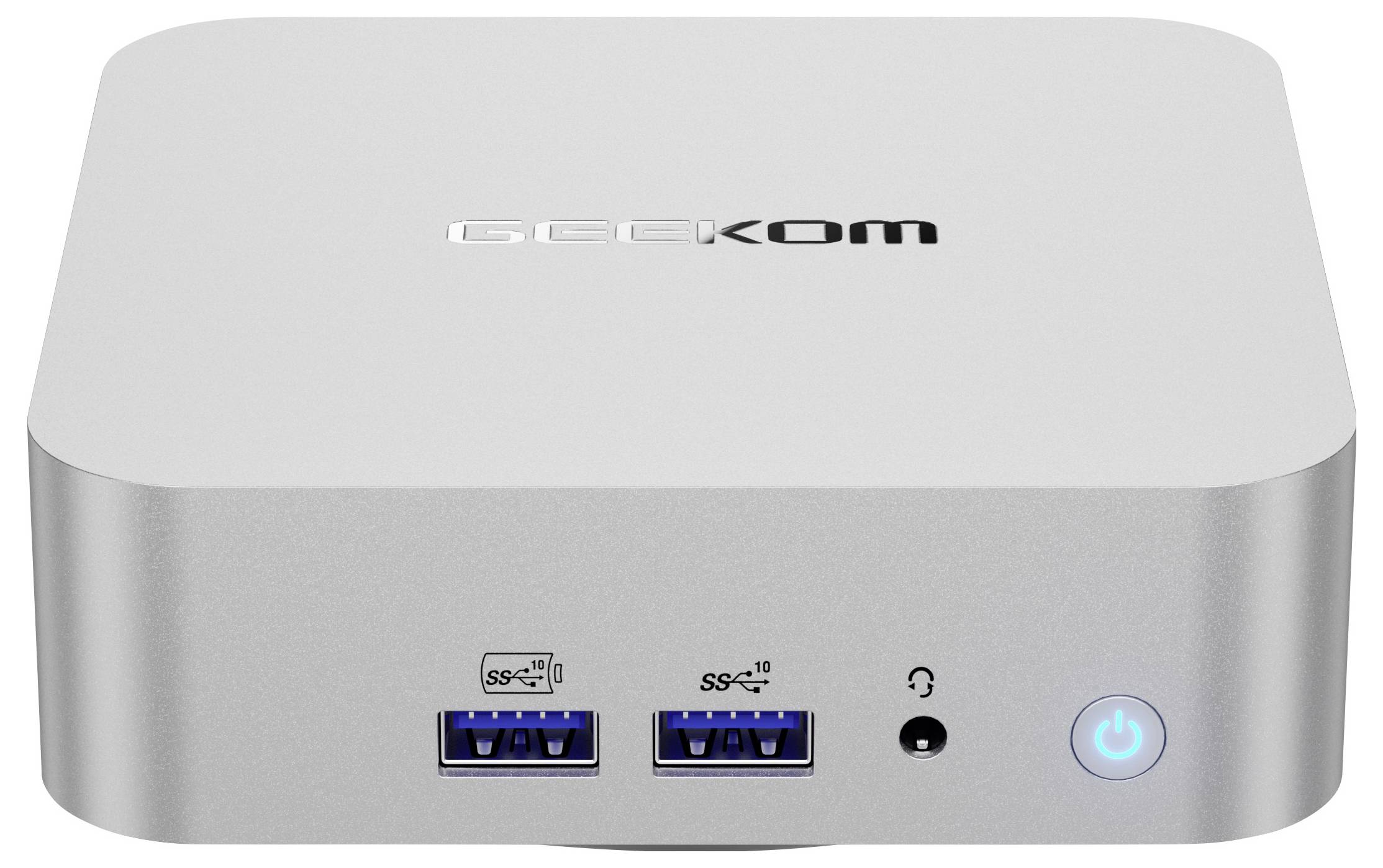 Un petit concentrateur informatique argenté avec deux ports USB et une prise casque à l'avant, étiqueté « GEEKOM » sur le dessus, avec un bouton d'alimentation illuminé.