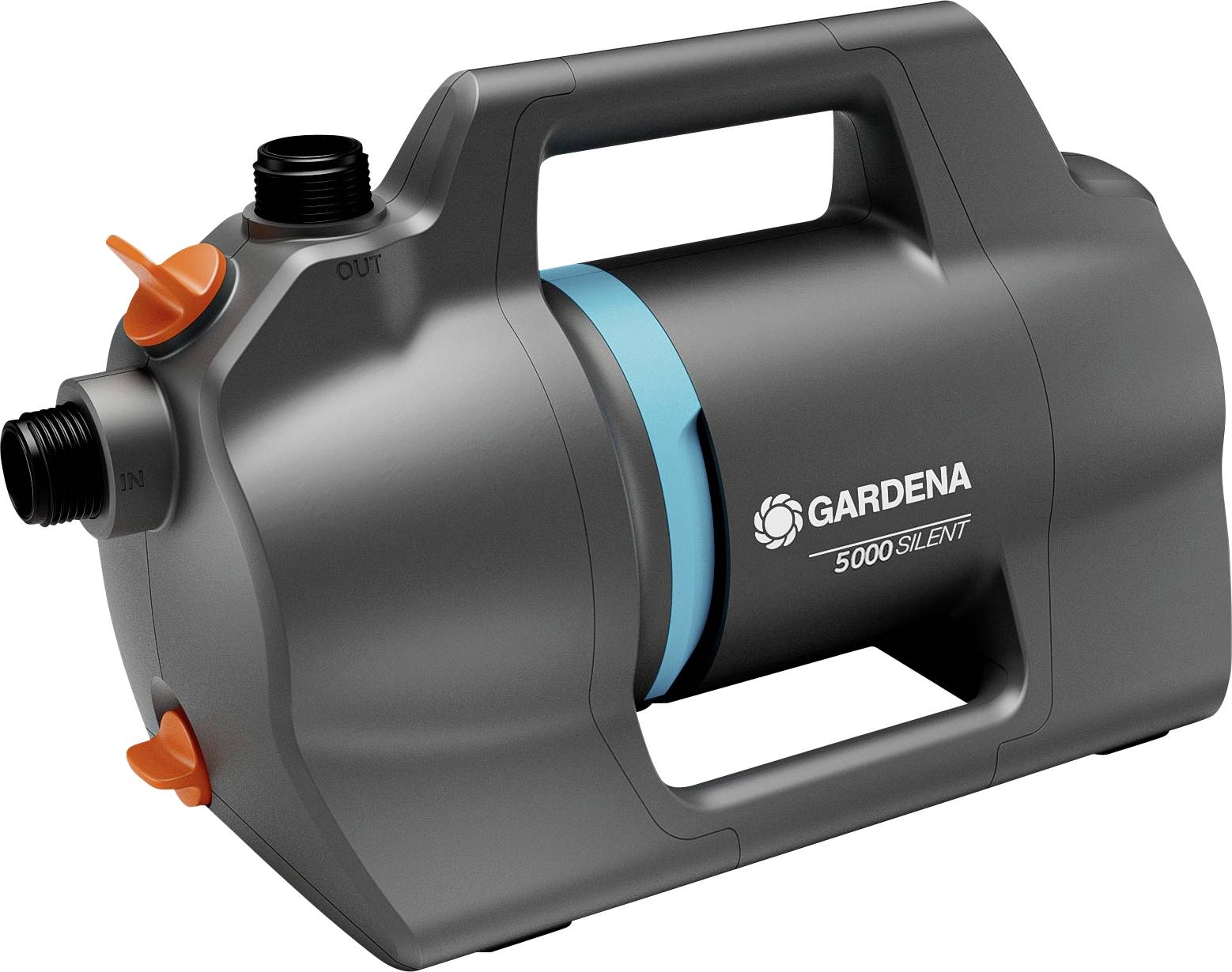 Une pompe à eau de jardin Gardena 5000 Silent compacte avec un corps gris, des détails bleus et des raccords oranges, utilisée pour un transfert d'eau efficace et silencieux.