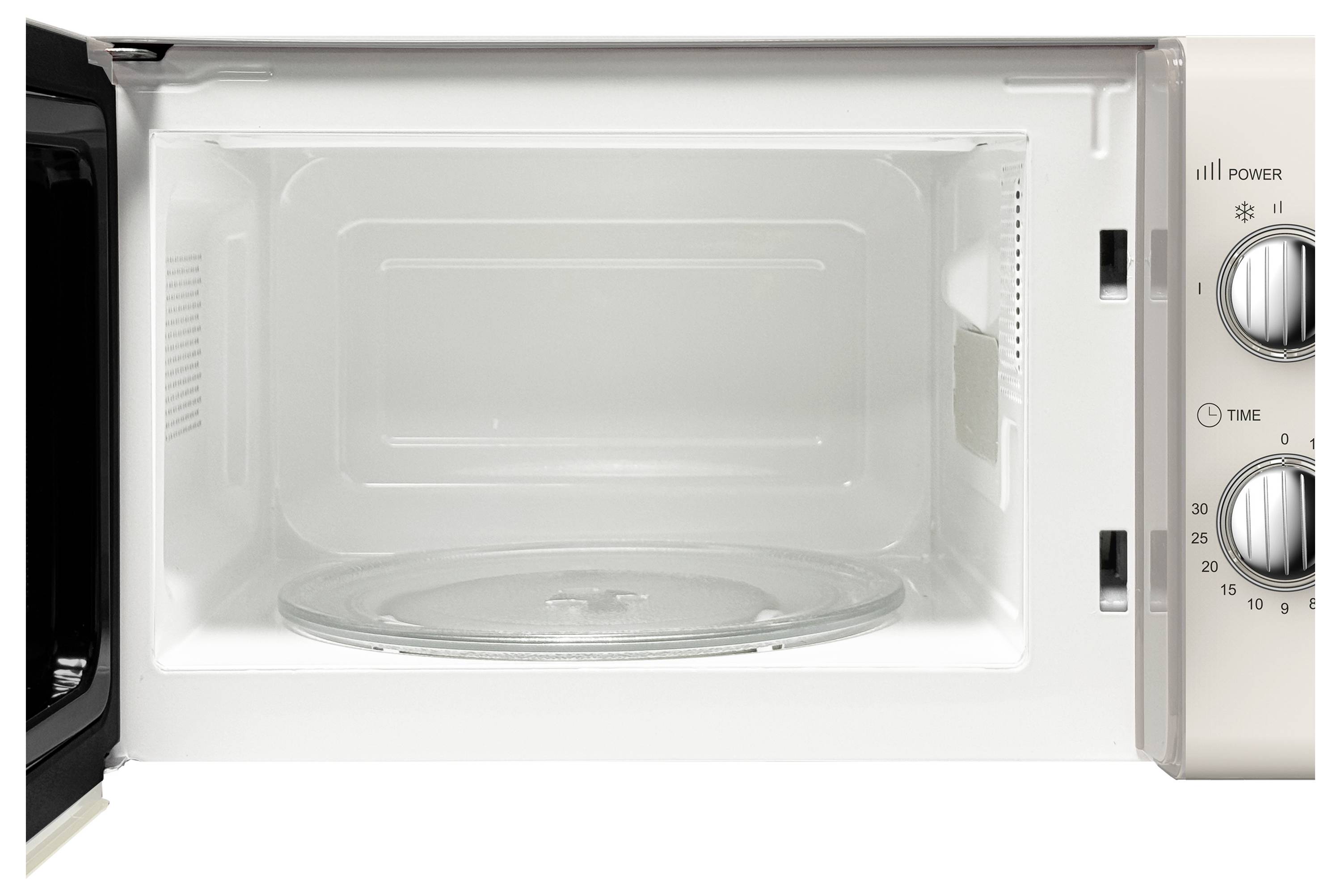 Un four à micro-ondes ouvert montrant l'intérieur avec un plateau tournant en verre. Le panneau de contrôle sur la droite comporte des molettes de puissance et de temps.