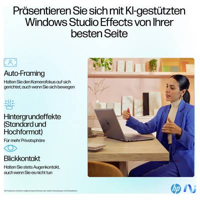 Présentation des effets Windows Studio alimentés par l'IA ; personne sur un ordinateur portable ; cadrage automatique, effets d'arrière-plan, contact visuel mis en évidence.