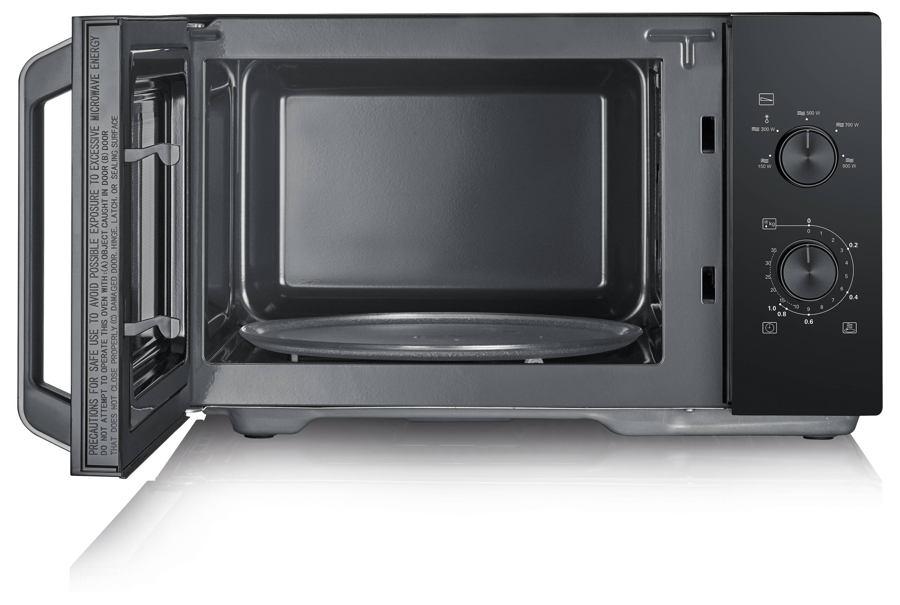 Un four à micro-ondes ouvert avec un plateau tournant à l'intérieur, vu de face. Le panneau de commande sur la droite dispose de boutons et d'un cadran rotatif.