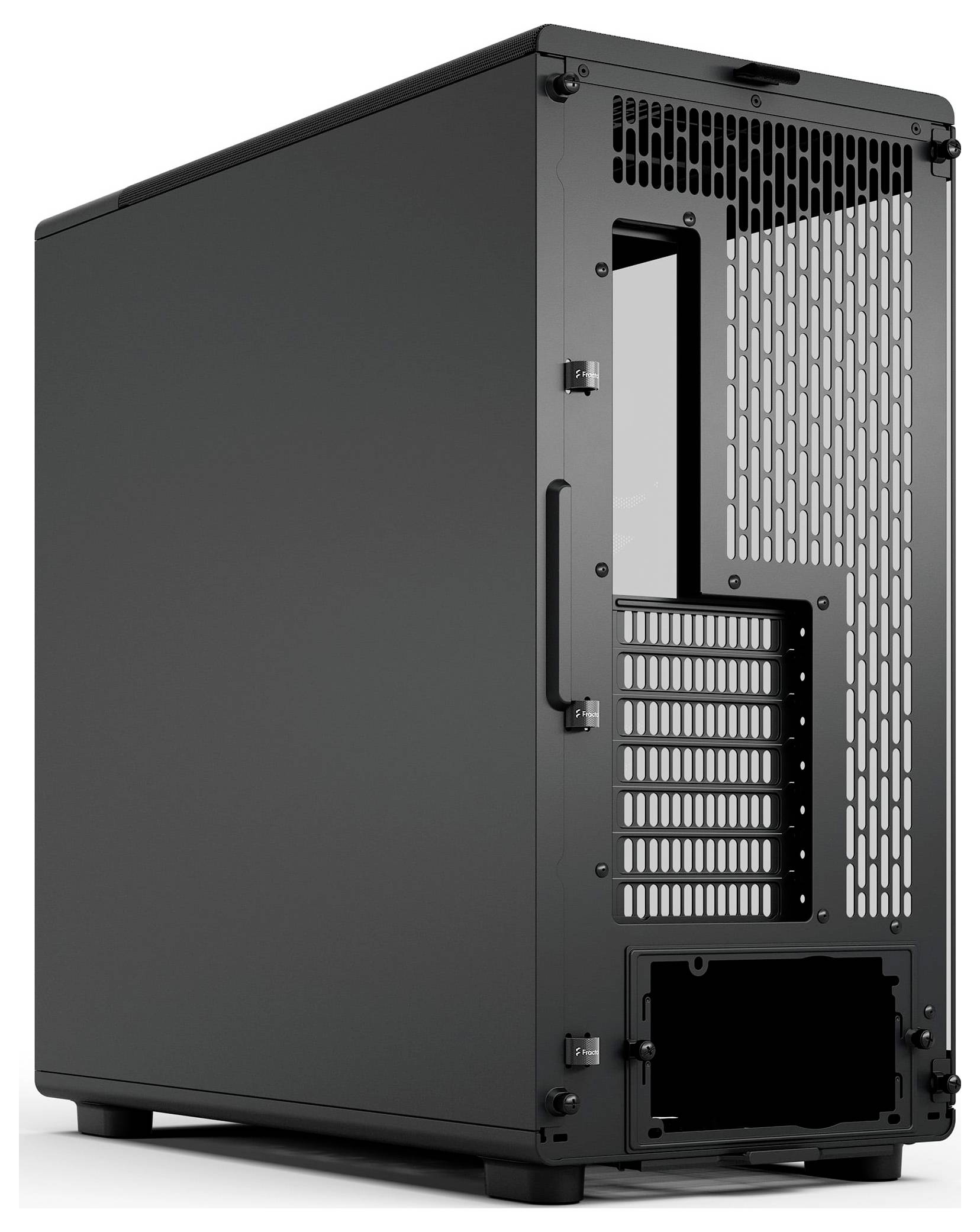 Un boîtier de tour informatique noir mat avec des grilles de ventilation sur les panneaux supérieur et arrière, ouvert pour l'installation du matériel.