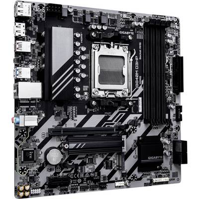 Une carte mère Gigabyte B560M D3H comportant plusieurs ports USB, prises audio, emplacements RAM et emplacements PCIe, conçue pour l'assemblage d'ordinateurs.