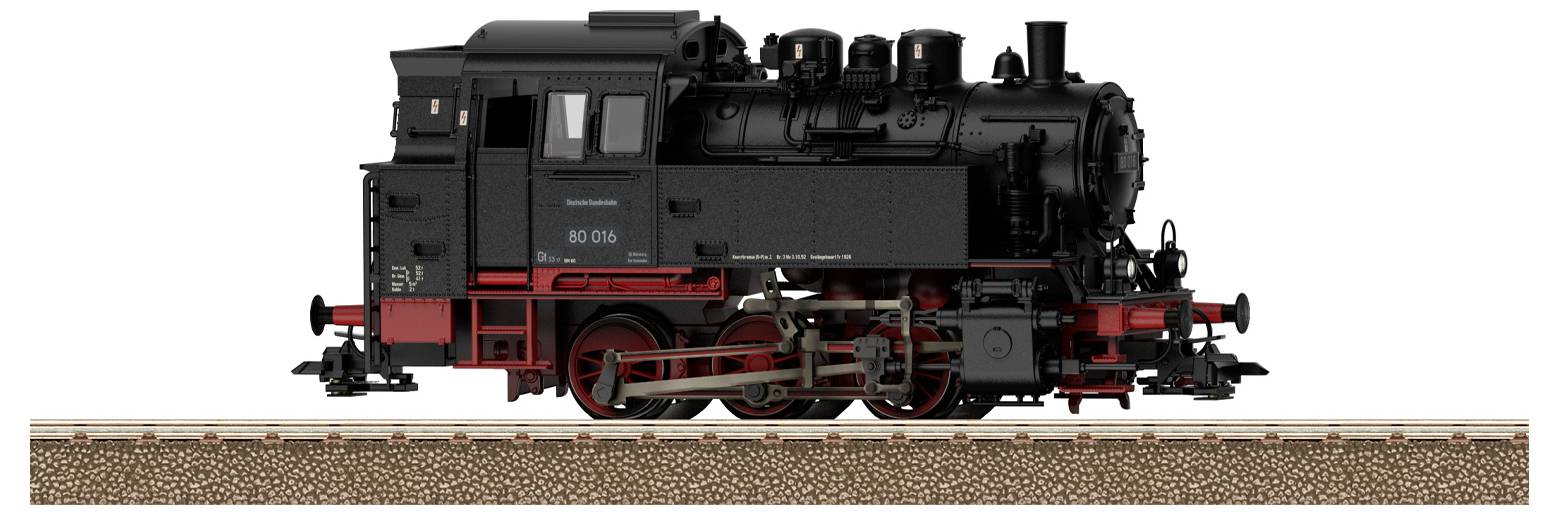 Une locomotive à vapeur modèle noire et rouge sur une voie, mettant en évidence les caractéristiques et les composants détaillés.