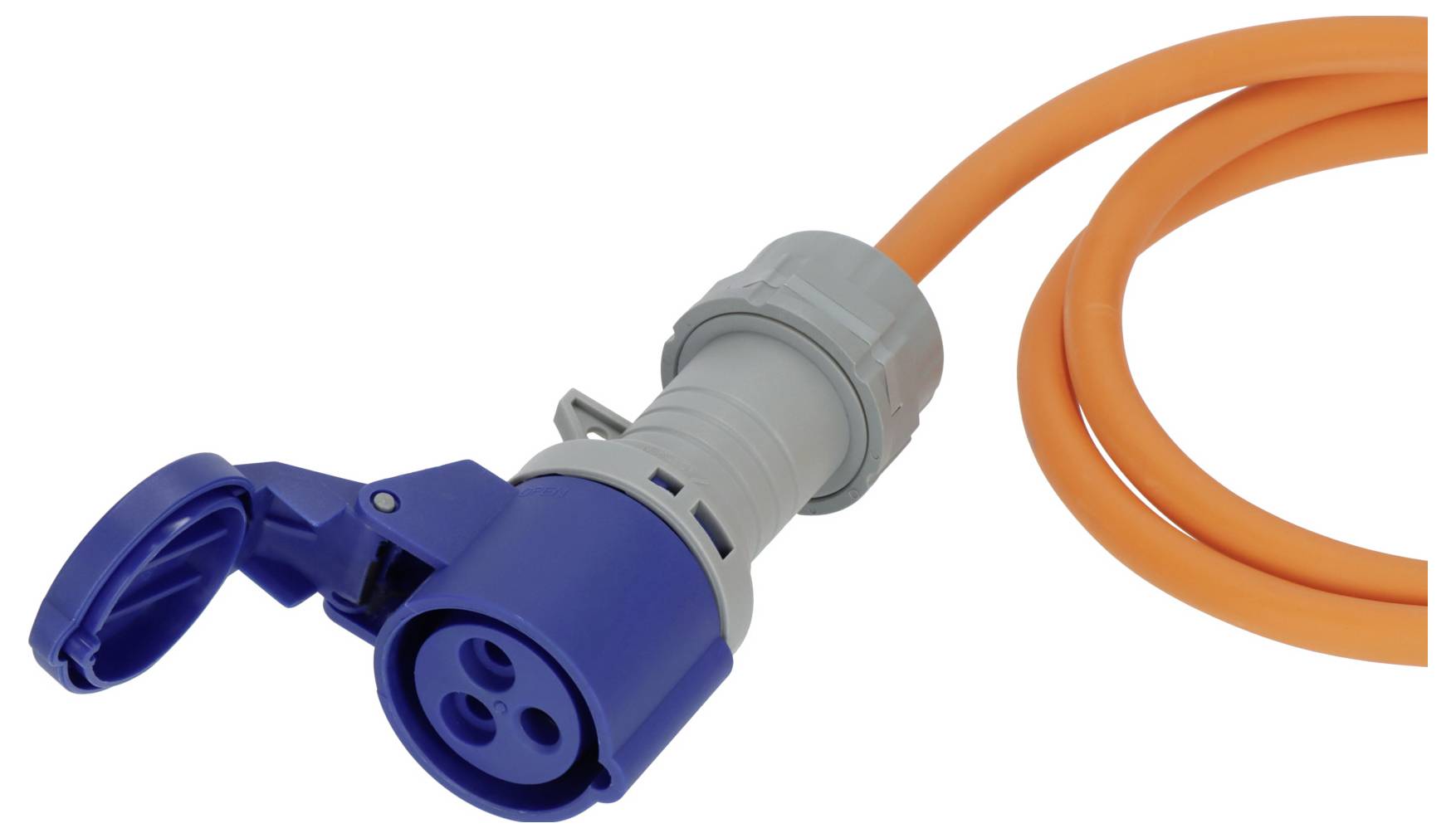 Prise électrique industrielle bleue connectée à un connecteur gris avec un câble orange, présentée sur un fond blanc.