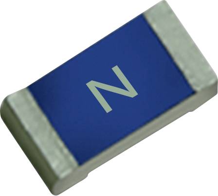 Une puce électronique noire rectangulaire avec le texte « P12 60 » sur le dessus, entourée de connecteurs blancs et dorés.